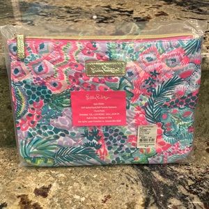 NWT Lilly Pulitzer GWP Quilted Pouch